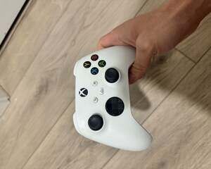 Microsoft Xbox Wireless Controller (Robot White) for Series X|S, One